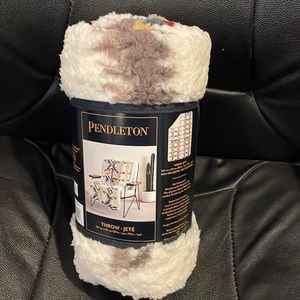 Brand new Pendleton Sherpa throw- cream